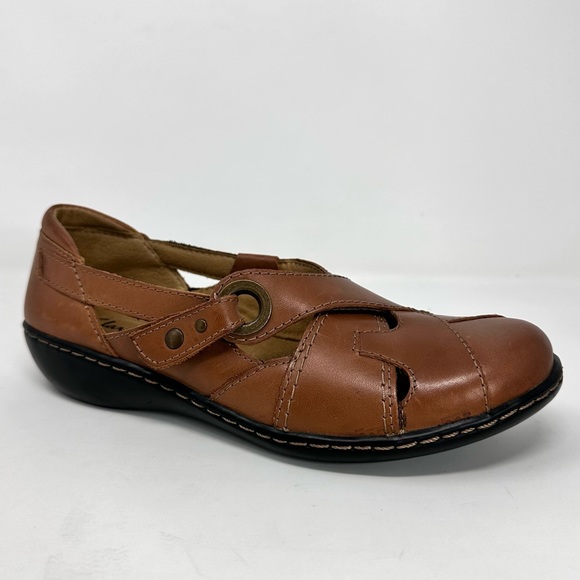 Clark’s Ashland India Tan Women’s Brown Leather Slip on Flats - Picture 4 of 16